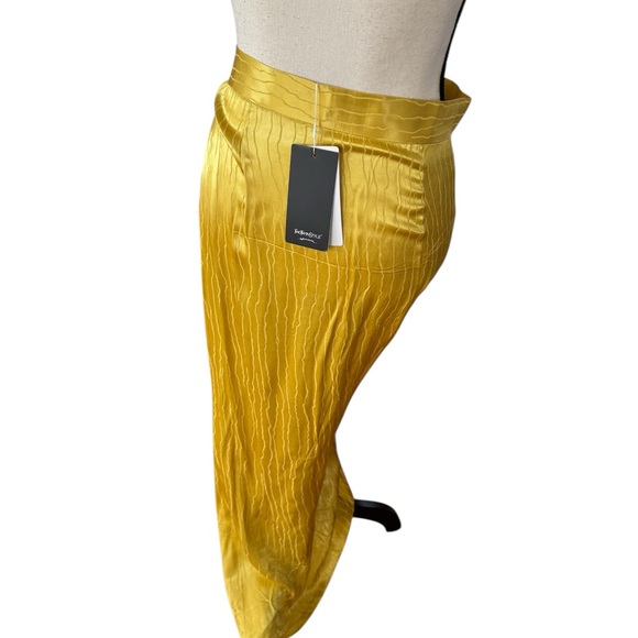 Elegant Yellow Midi Skirt - Picture 3 of 3